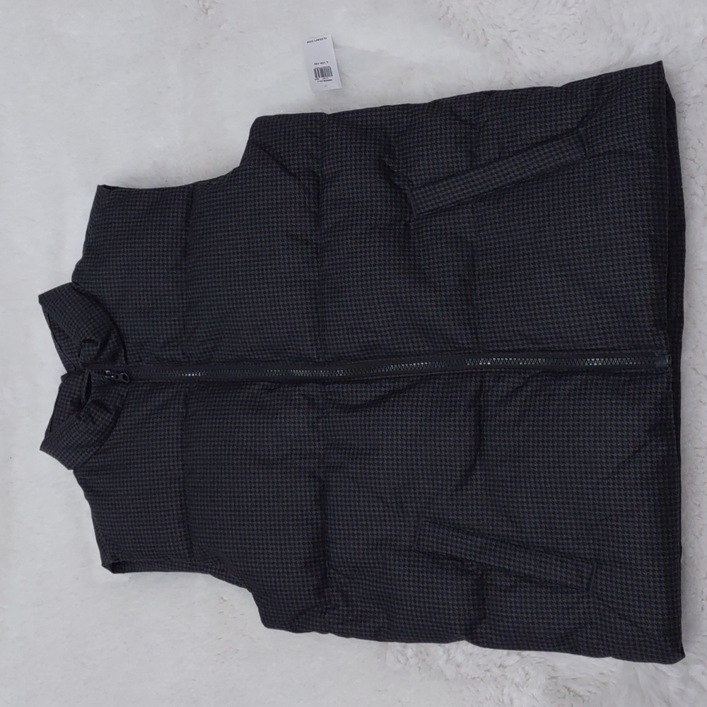 OLD NAVY VEST. - Picture 3 of 13
